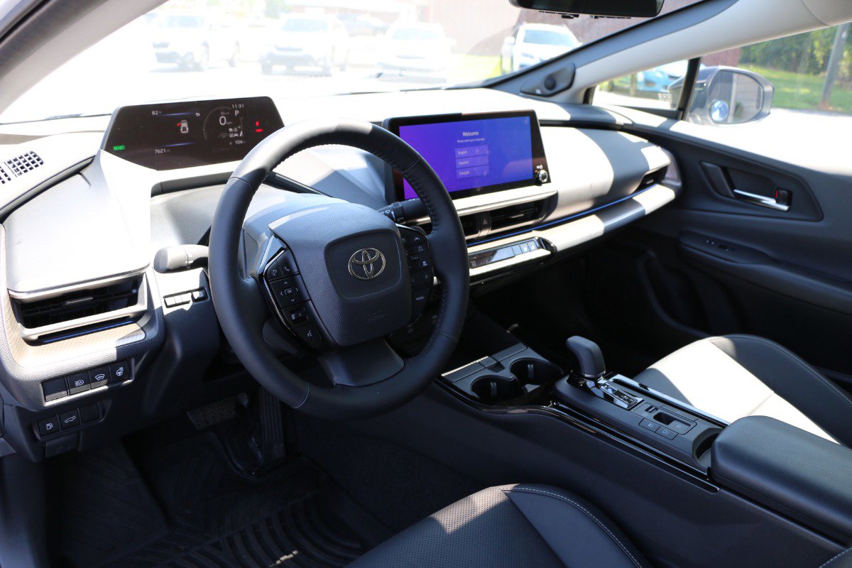 Vehicle image 15 of 38