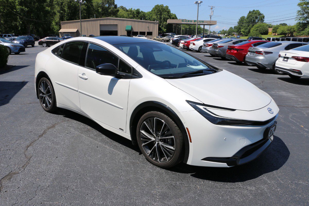 Vehicle image 3 of 38