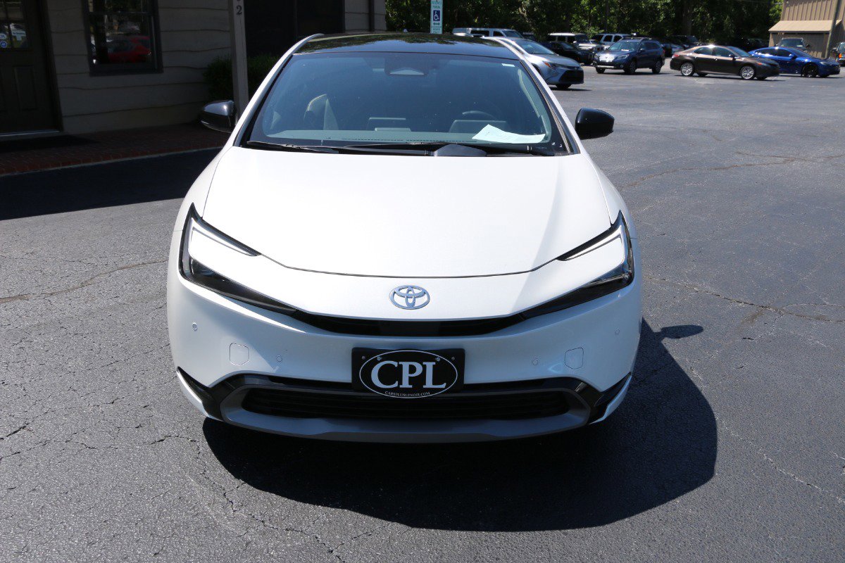 Vehicle image 2 of 38