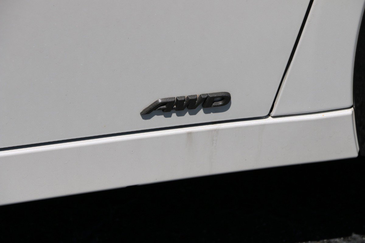 Vehicle image 32 of 38