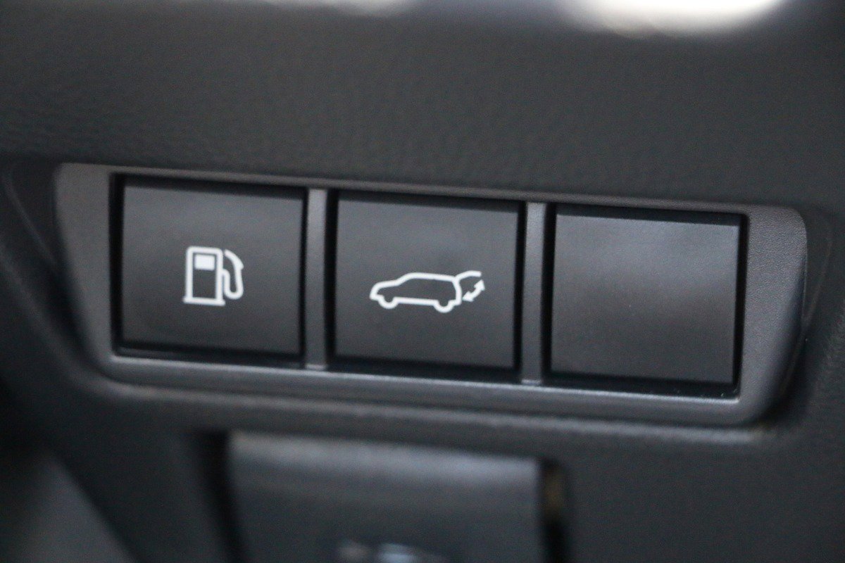 Vehicle image 22 of 38