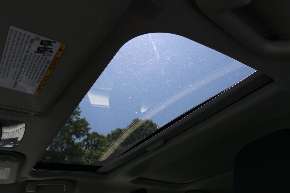 Vehicle image 28 of 38