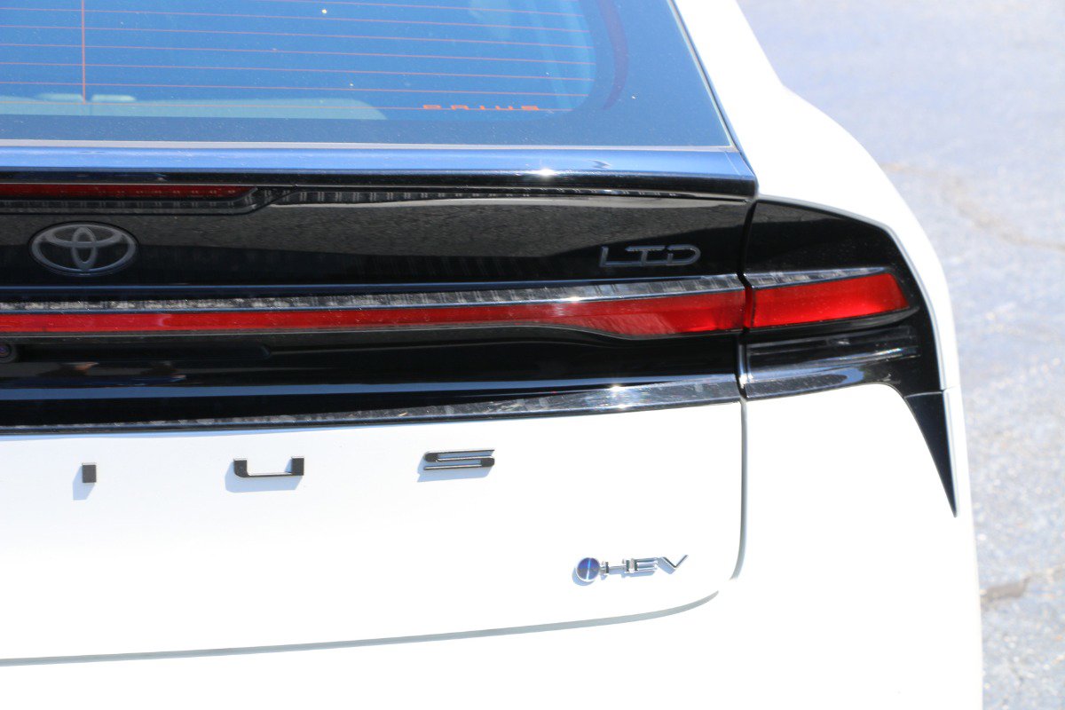 Vehicle image 31 of 38