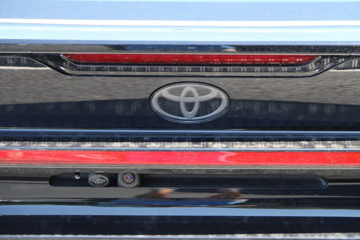 Vehicle image 30 of 38