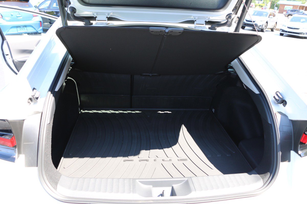 Vehicle image 10 of 38