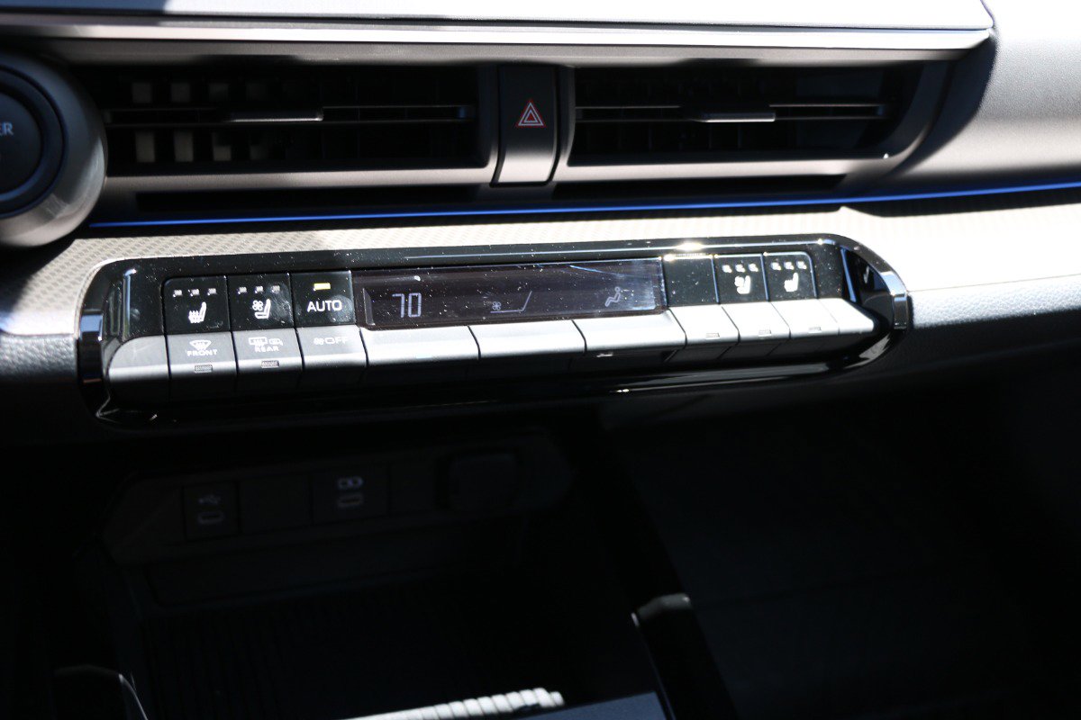 Vehicle image 16 of 38