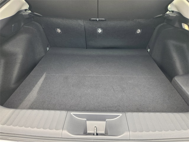 Vehicle image 33 of 39