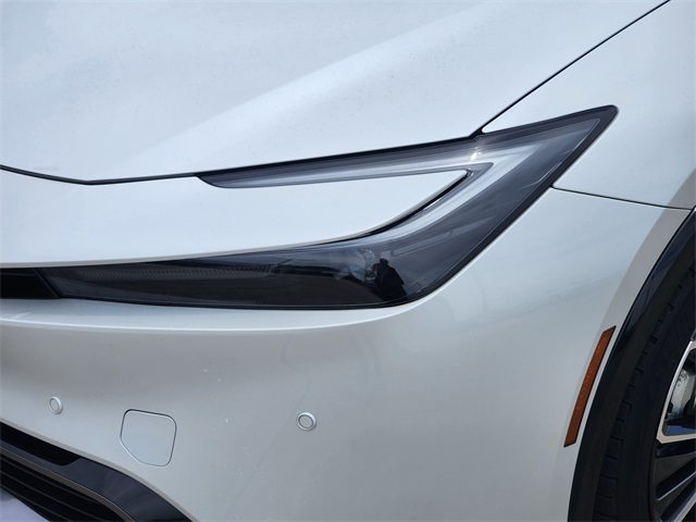 Vehicle image 9 of 39