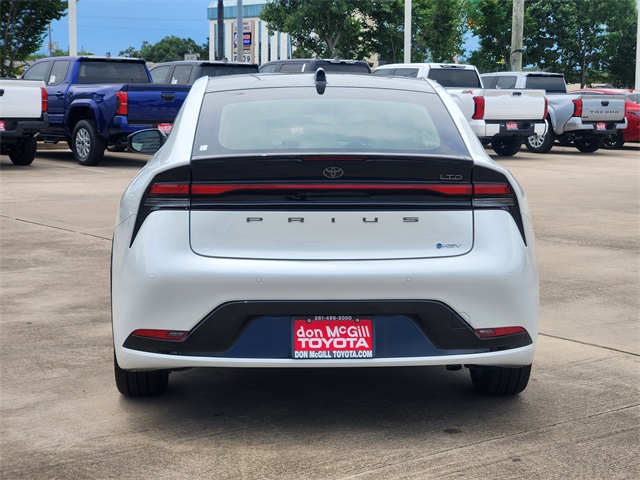 Vehicle image 4 of 39