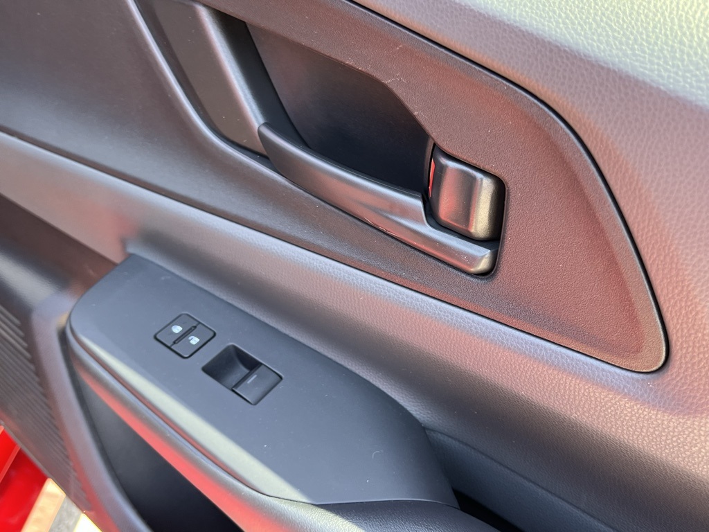 Vehicle image 13 of 28