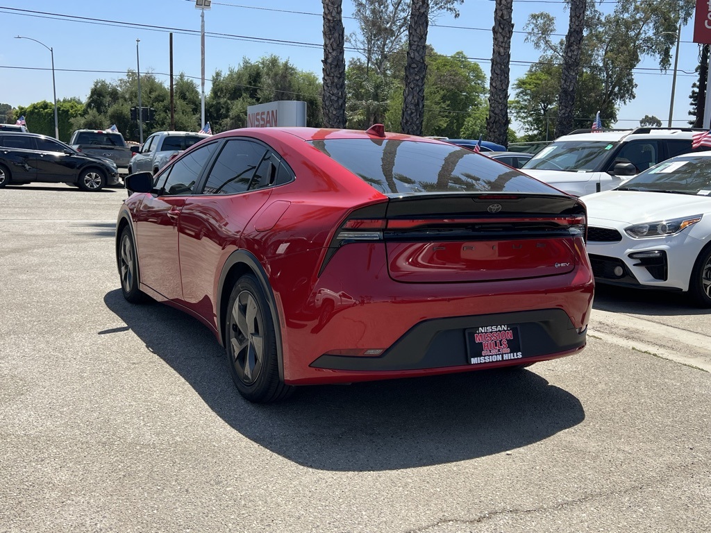 Vehicle image 7 of 28