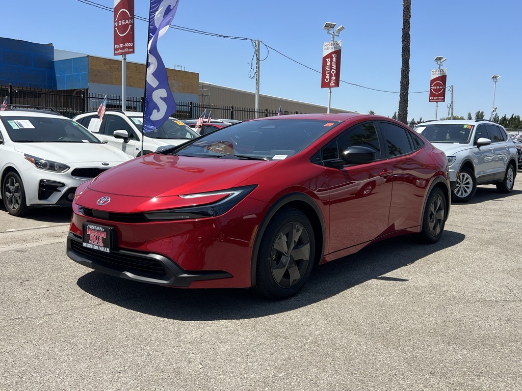 Vehicle image 2 of 28