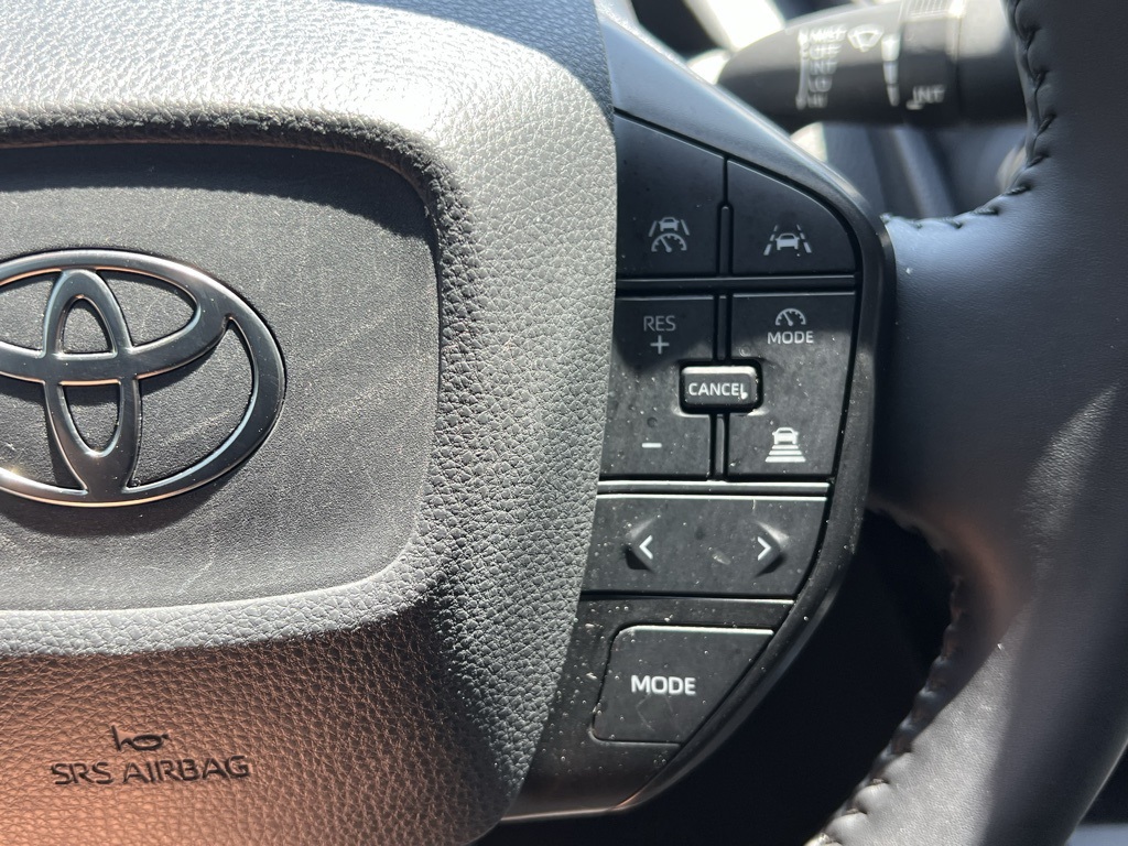 Vehicle image 22 of 28
