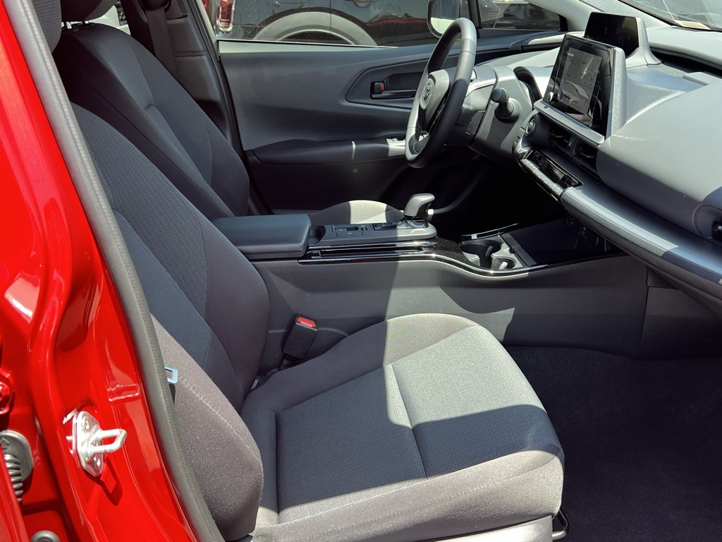 Vehicle image 11 of 28