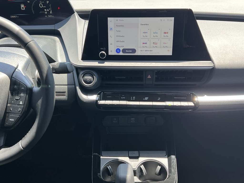 Vehicle image 16 of 28