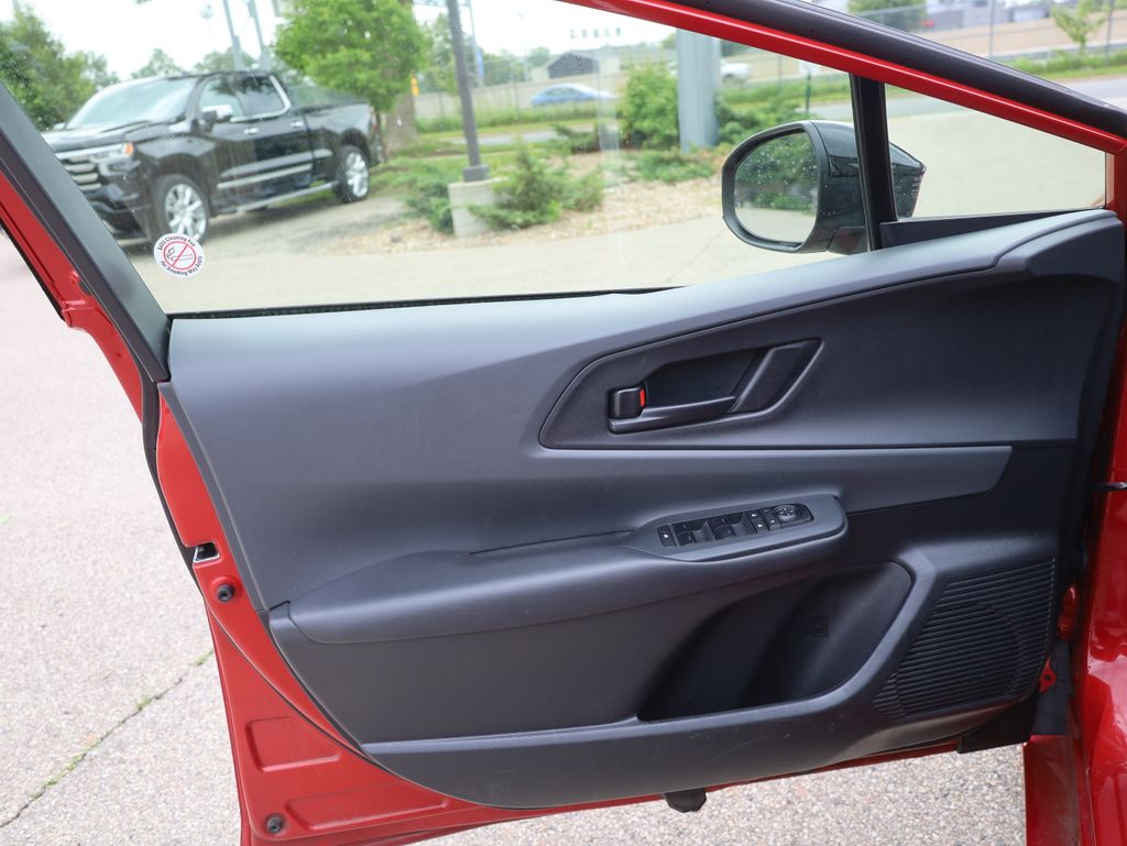 Vehicle image 28 of 47