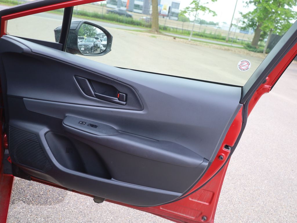 Vehicle image 13 of 47