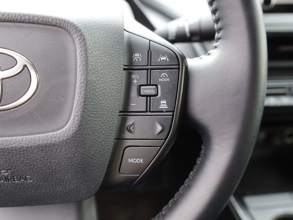 Vehicle image 37 of 47