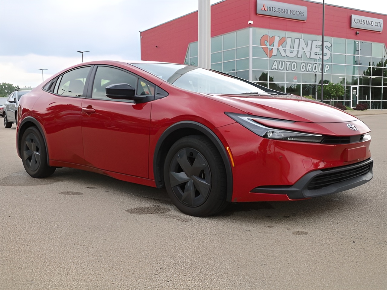 Vehicle image 42 of 47