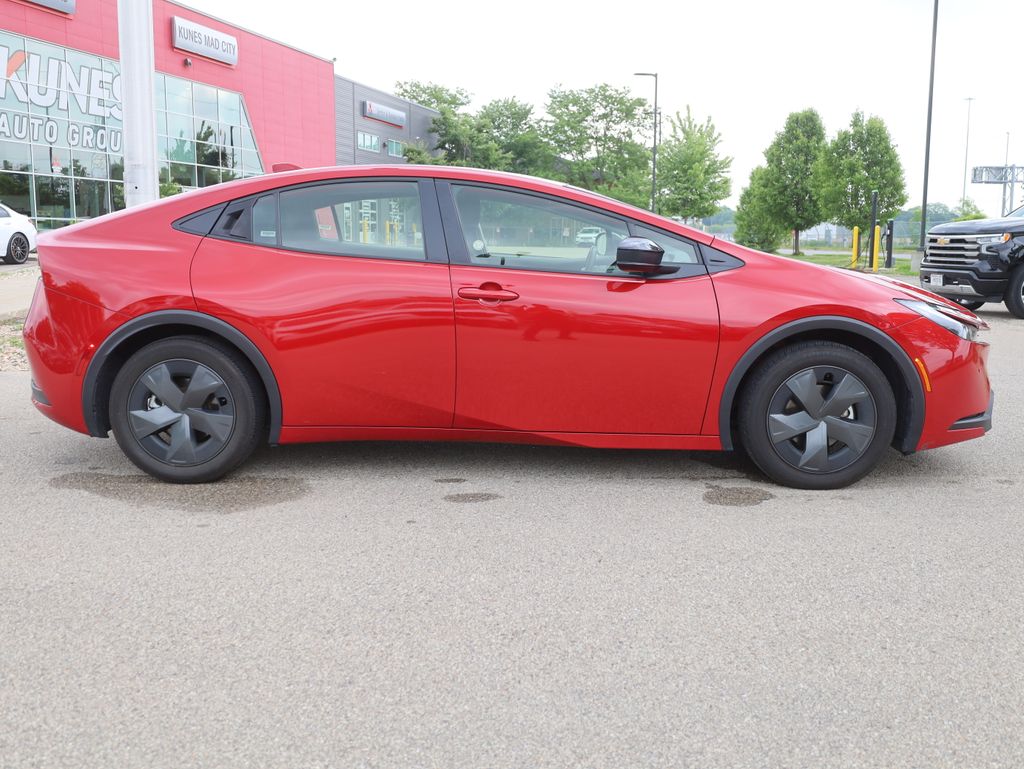 Vehicle image 5 of 47