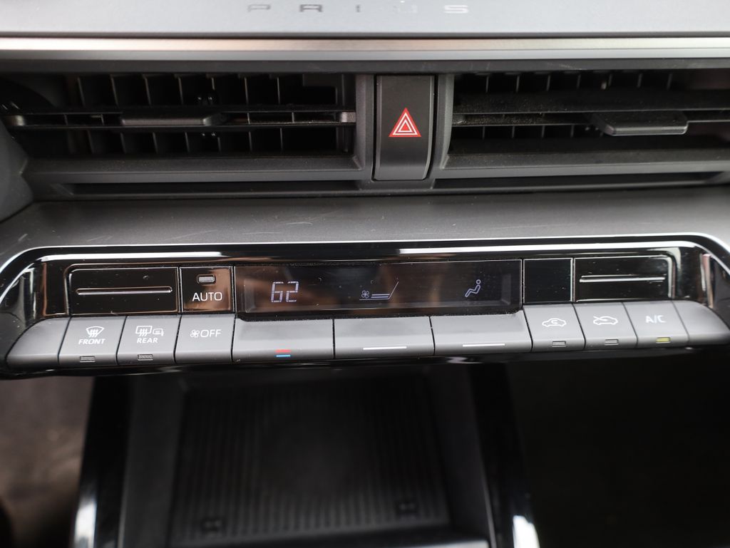 Vehicle image 31 of 47