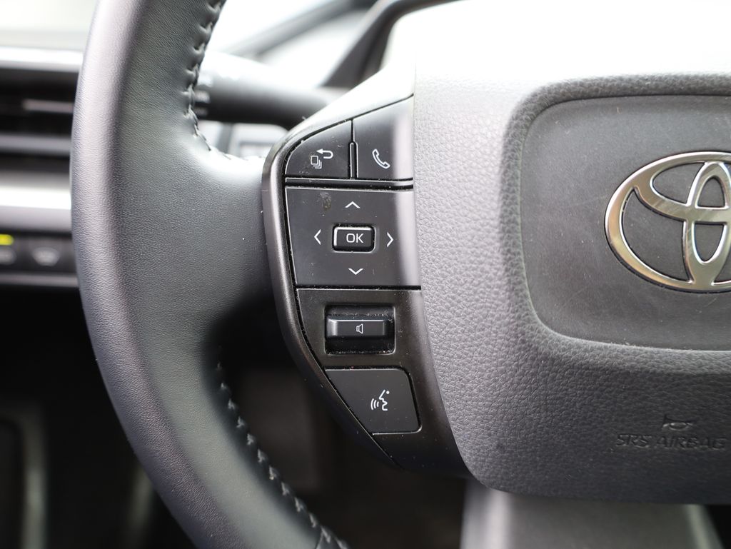 Vehicle image 38 of 47
