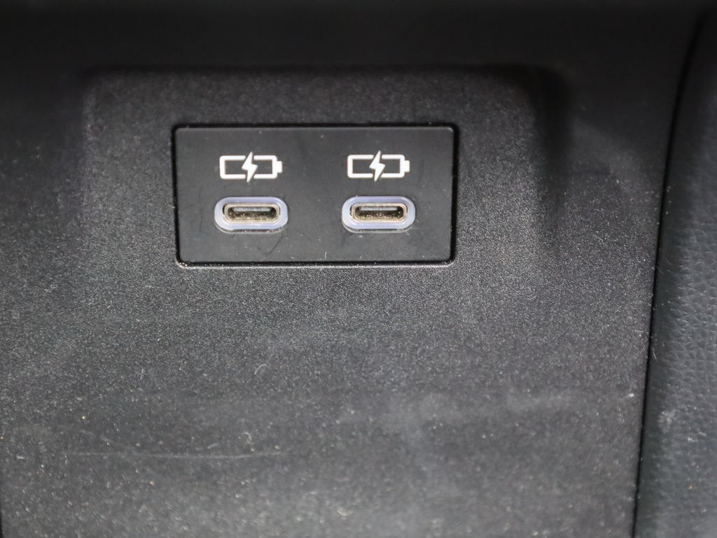 Vehicle image 21 of 47