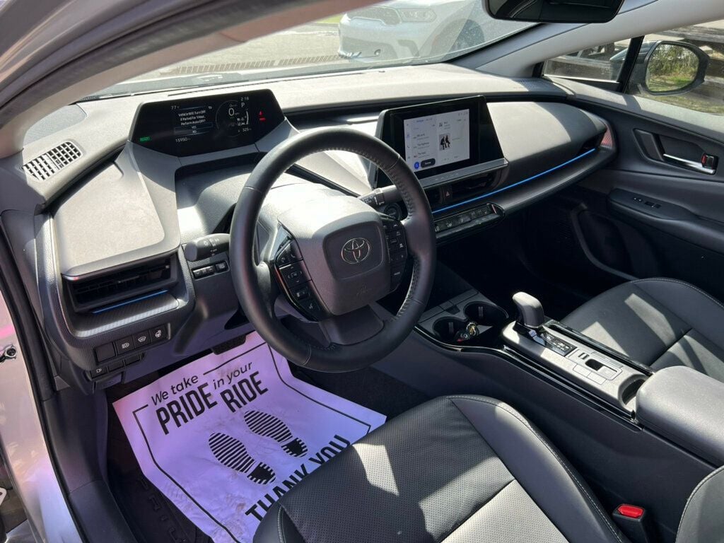 Vehicle image 3 of 9