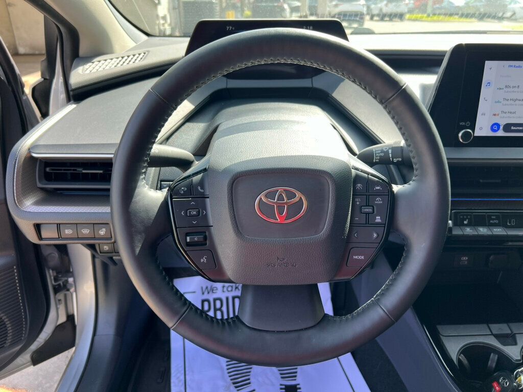 Vehicle image 5 of 9