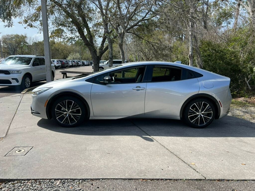 Vehicle image 2 of 9