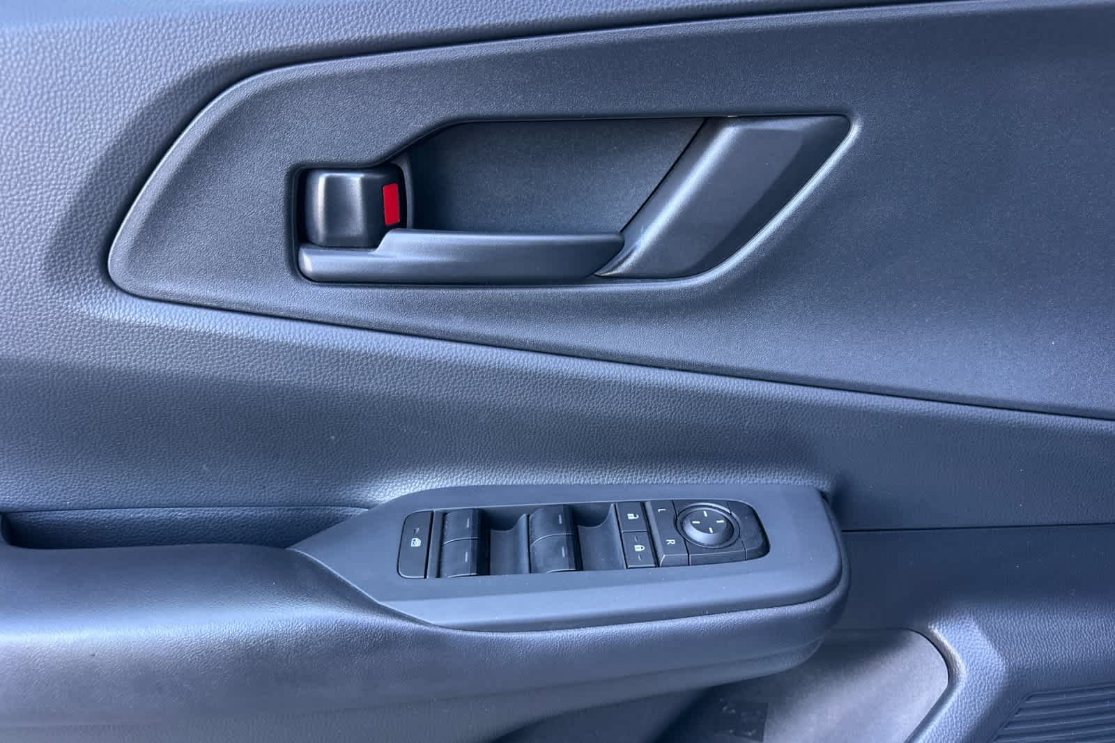 Vehicle image 13 of 38