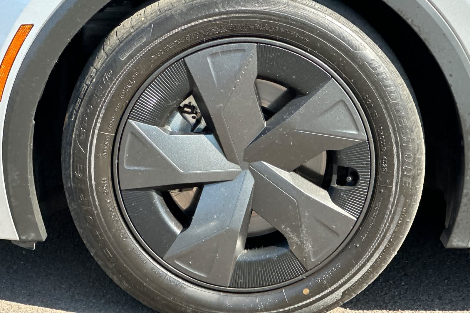 Vehicle image 27 of 38