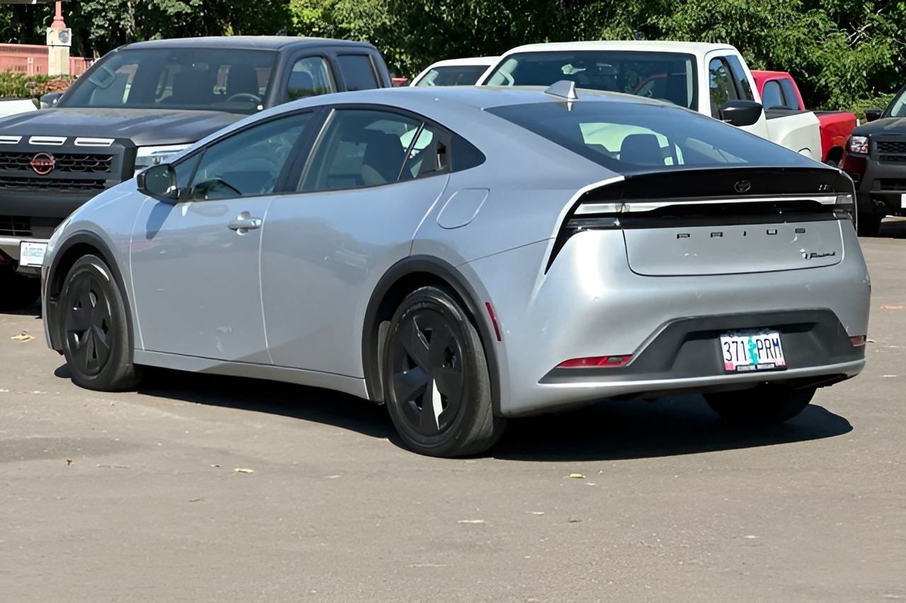 Vehicle image 37 of 38