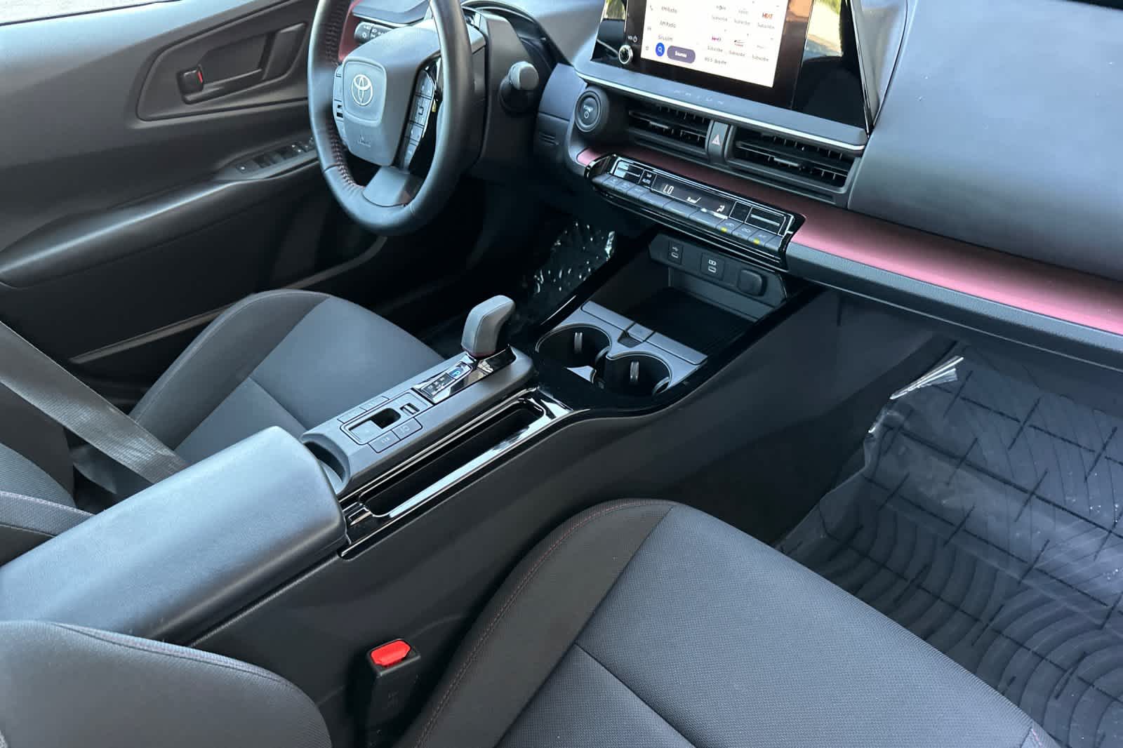 Vehicle image 17 of 38