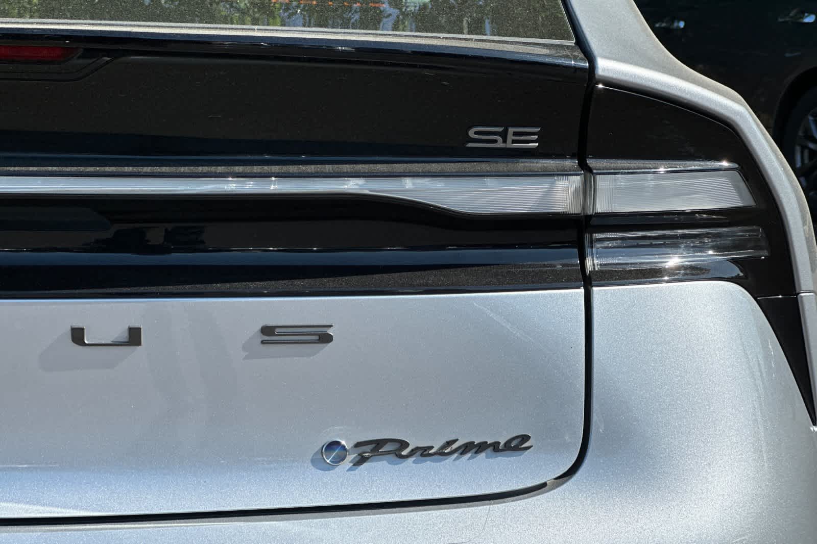 Vehicle image 28 of 38