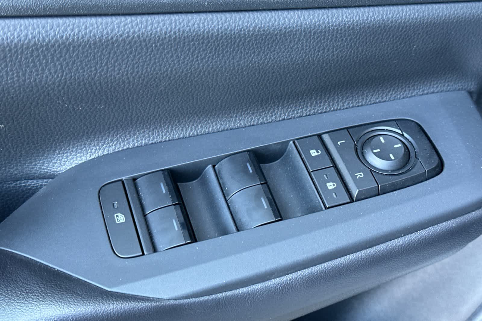 Vehicle image 14 of 38