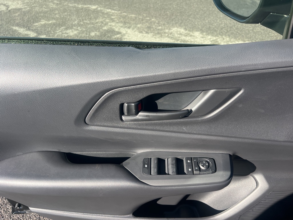 Vehicle image 16 of 22