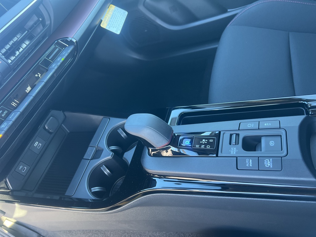 Vehicle image 18 of 22