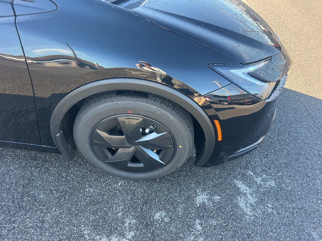 Vehicle image 9 of 22