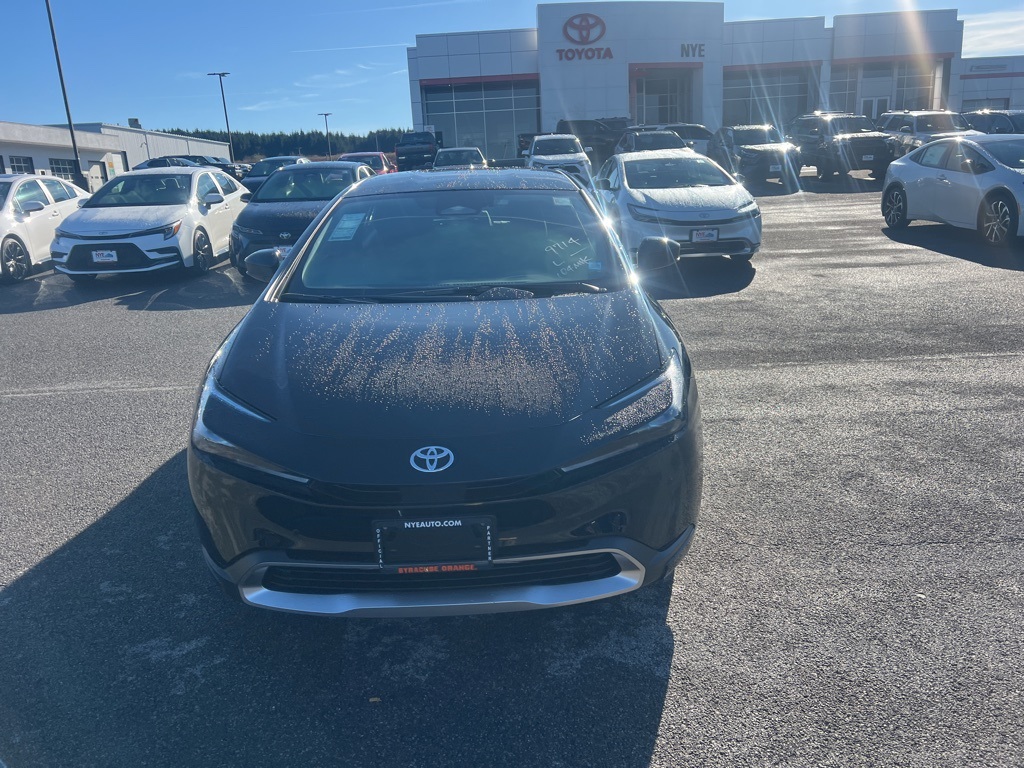Vehicle image 4 of 22