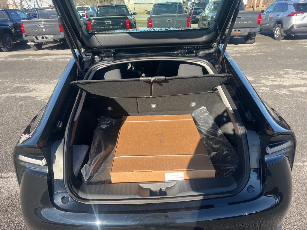 Vehicle image 15 of 22
