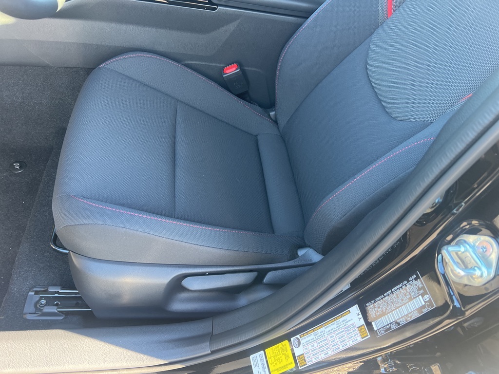 Vehicle image 17 of 22