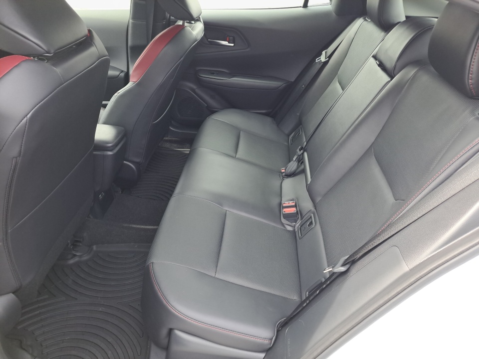 Vehicle image 16 of 39