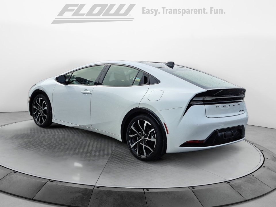 Vehicle image 10 of 39
