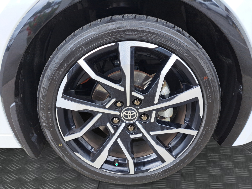 Vehicle image 21 of 39