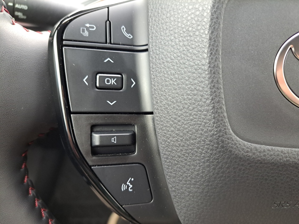 Vehicle image 37 of 39