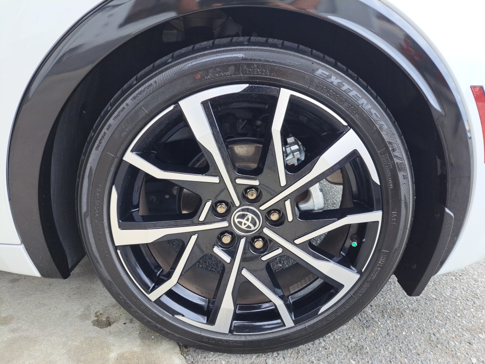 Vehicle image 23 of 39