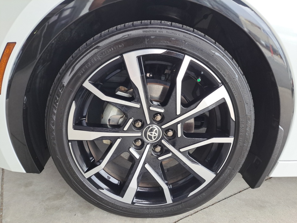 Vehicle image 25 of 39