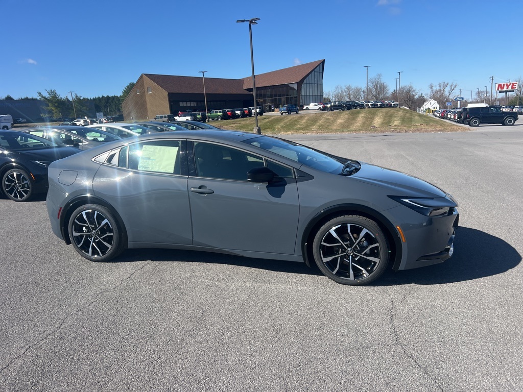 Vehicle image 5 of 21