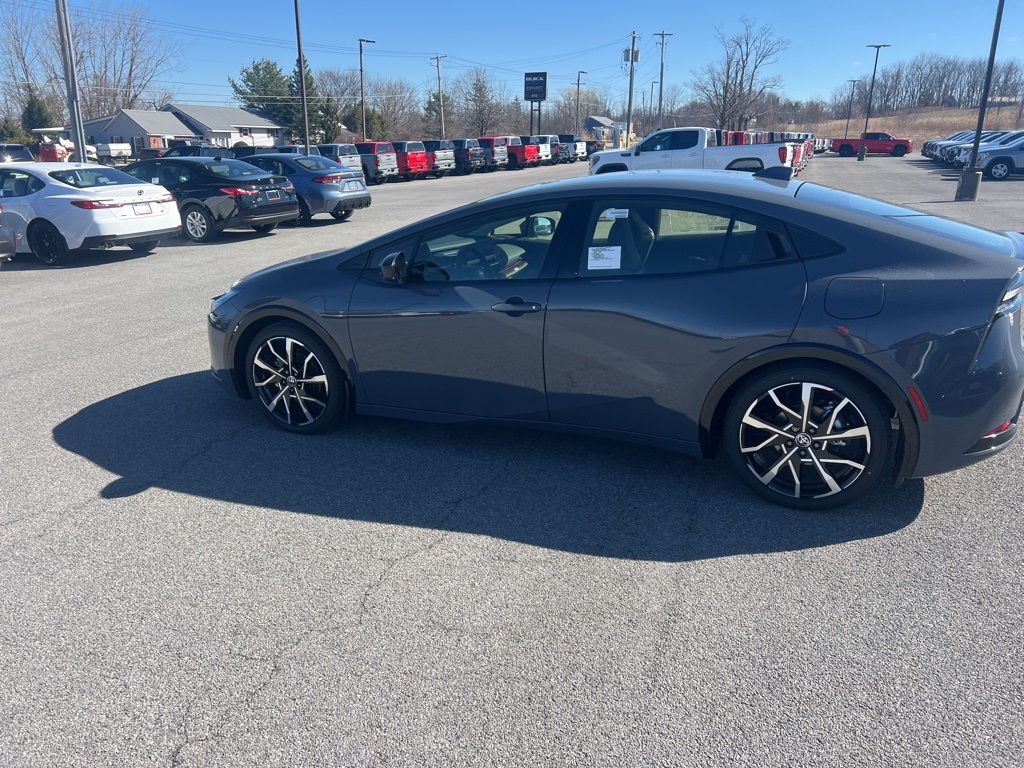 Vehicle image 6 of 21